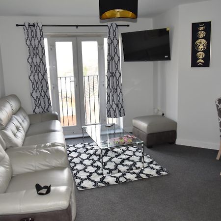Spacious 1 Bedroom Apartment In Wigan Shevington Dış mekan fotoğraf