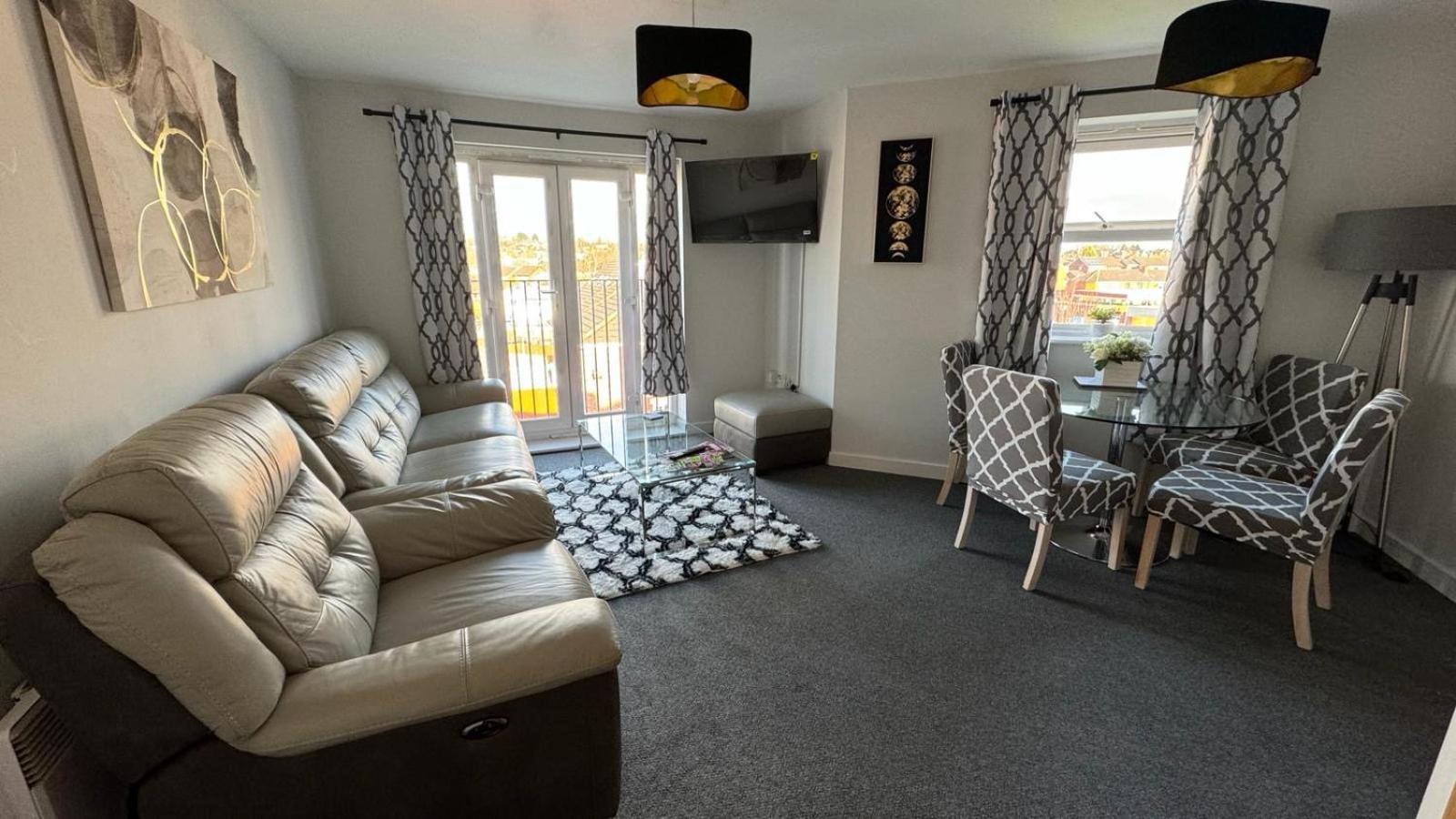 Spacious 1 Bedroom Apartment In Wigan Shevington Dış mekan fotoğraf