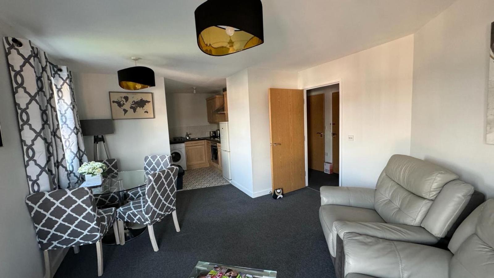 Spacious 1 Bedroom Apartment In Wigan Shevington Dış mekan fotoğraf